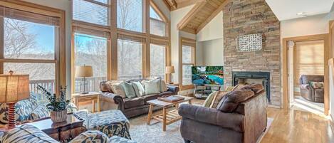 Una Smart TV, una chimenea