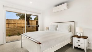 4 Schlafzimmer, Bügeleisen/Bügelbrett, Reisekinderbett, Internetzugang