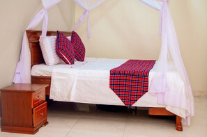 6 chambres, bureau, accès Internet, draps fournis