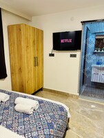 Family Room, Mountain View | Premium bedding, Select Comfort beds, blackout drapes, soundproofing