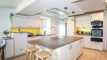 Fridge, dishwasher, electric kettle, toaster