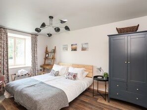 4 bedrooms, individually decorated, individually furnished, free WiFi