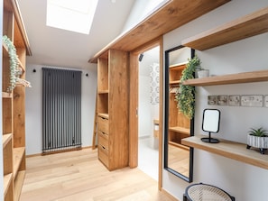 4 bedrooms, individually decorated, individually furnished, free WiFi