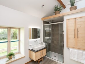 Shower, hair dryer - Rynys (Caernarfon)