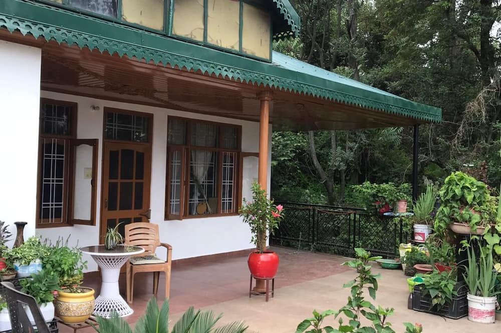 Cozy Solan Apartment With Stunning Views