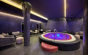 Indoor spa tub - Verno House Budapest, Vignette Collection by IHG (Budapest)