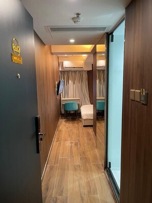 Desk, free WiFi - Sunny Day Hotel (Kowloon)