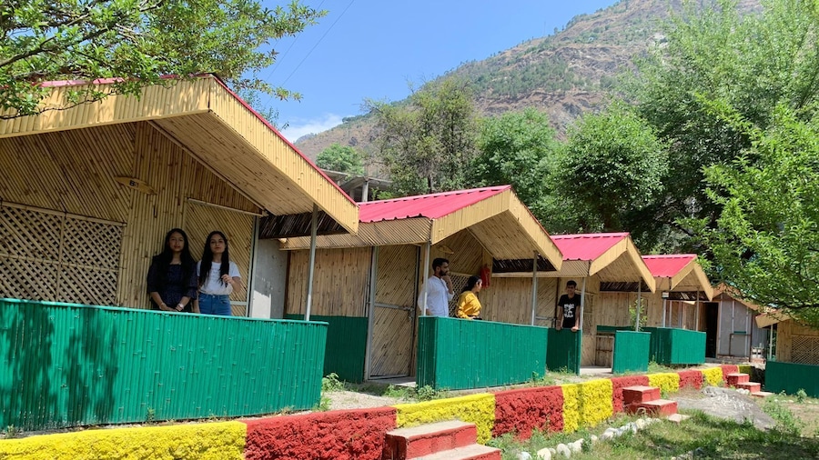 Tirthan Village Huts