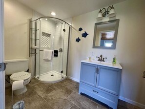 Shower, hair dryer - Sunshine Cove (Lewiston)