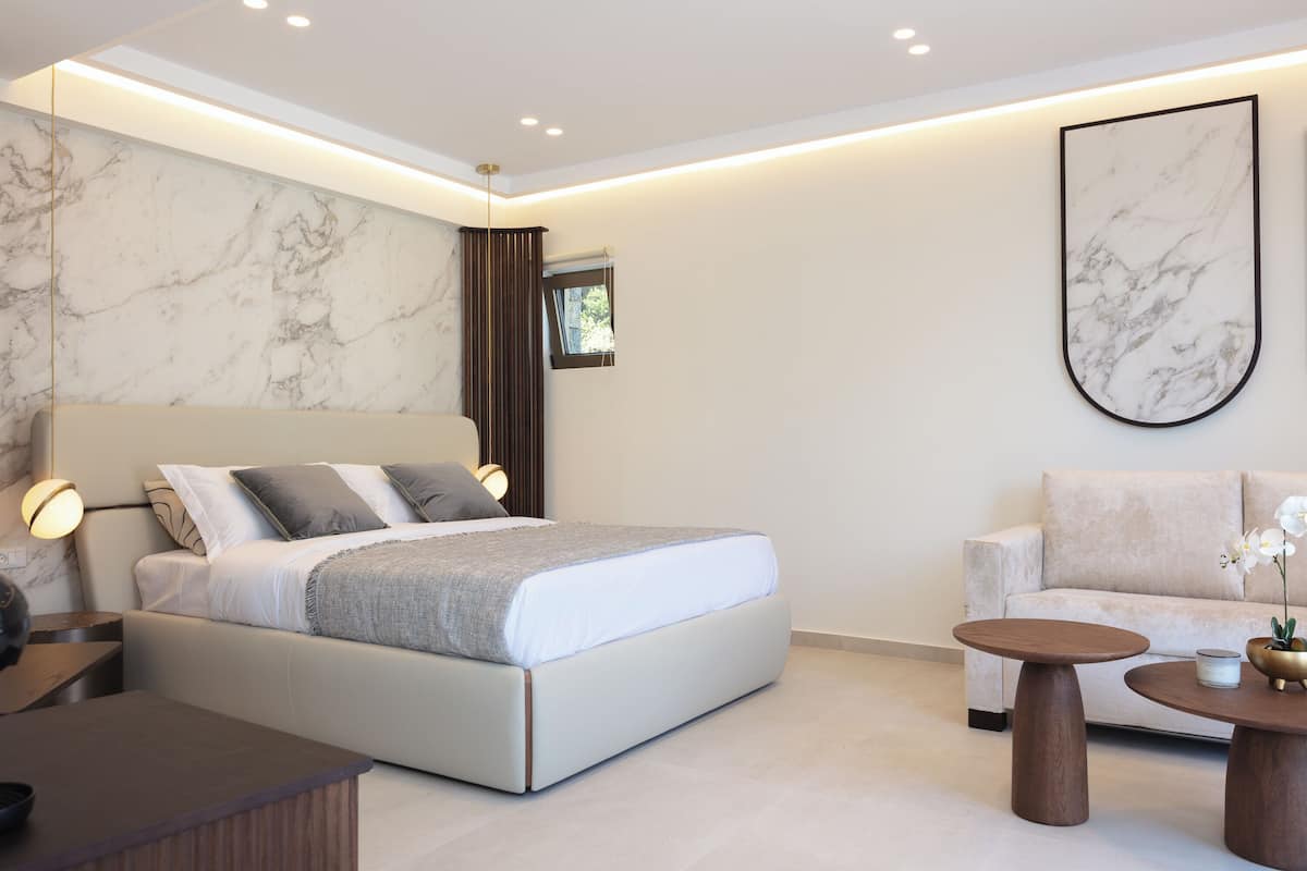 1 bedroom, premium bedding, minibar, in-room safe