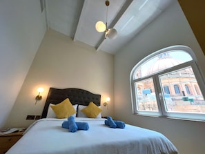Deluxe Apartment, 1 Queen Bed with Sofa bed, Sea View | Iron/ironing board, cots/infant beds, free WiFi, bed sheets - Work & Travel - Valletta Apartments (Valletta)