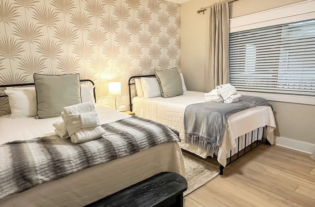 2 bedrooms, iron/ironing board, free WiFi, bed sheets