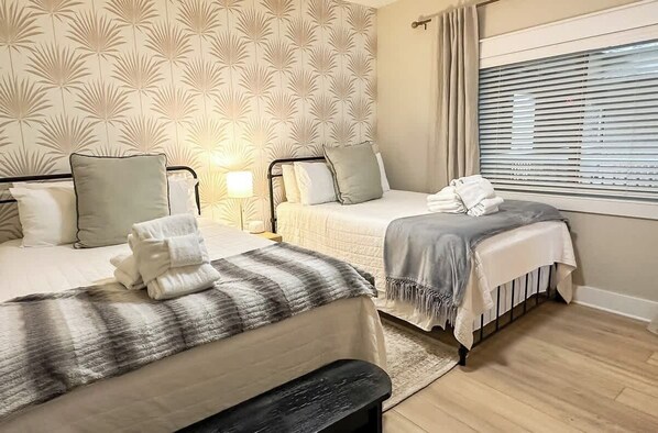 2 habitaciones, tabla de planchar con plancha y wifi gratis 