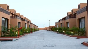 Front of property - The Royal Castle Resort & Convention Centre, Rajkot (Padadhari)