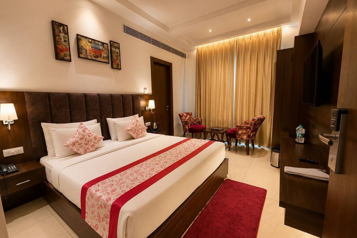 Deluxe Room | Peralatan tempat tidur premium, gebar bulu kapas, busa memori 