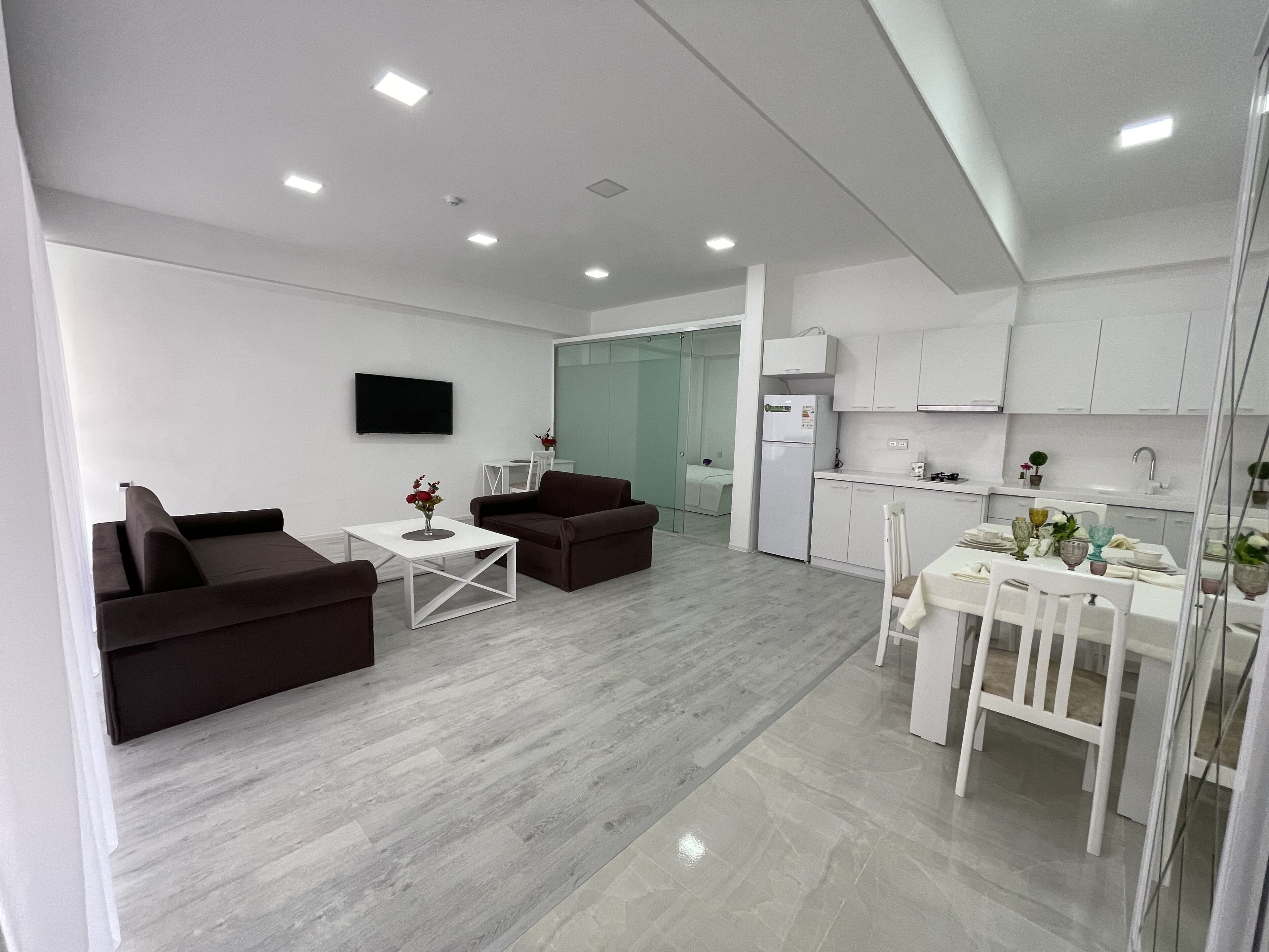 Lägenhet Deluxe | Skrivbord, arbetsyta för laptop, strykjärn/strykbräda och gratis wi-fi