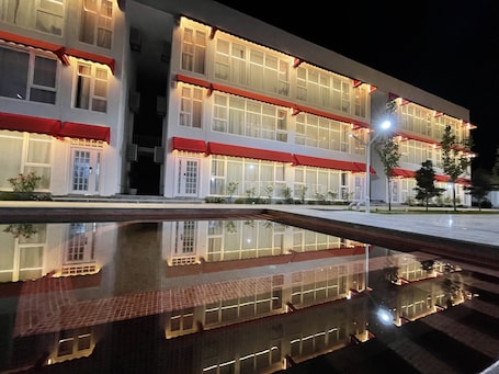 Fassade der Unterkunft. La Maison Blanche Baku