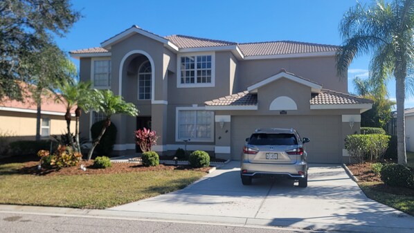 Exterior - Heavenly Pool Home on a Golf Course (Bradenton)