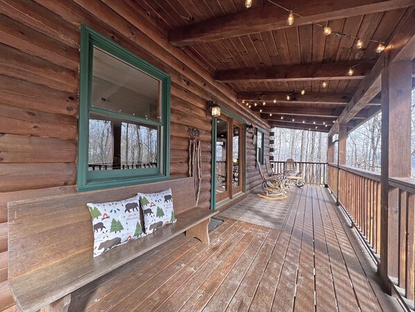 Terrace/patio - Miracle Mountain Cabin (Bryson City)