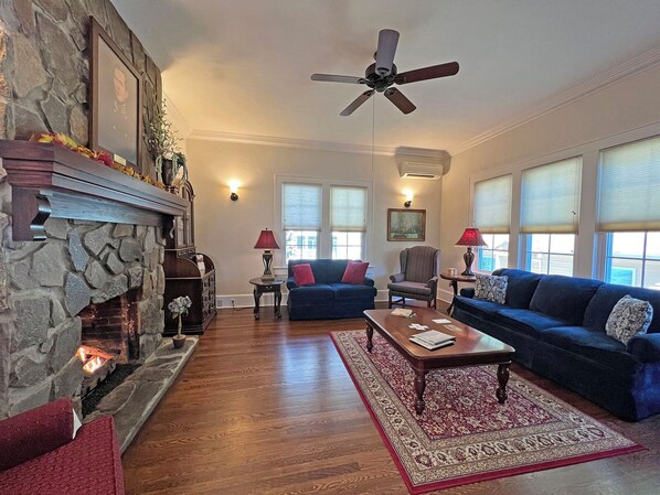 TV, fireplace, DVD player