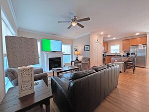 Smart TV, fireplace - Snuggled Inn Modern, Creekside Cottage near the Heart of Bryson City! (Bryson City)