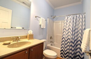 Baignoire, serviettes fournies