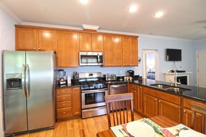 Fridge, microwave, oven, stovetop - Sweet Retreat Creekside Cottage in Bryson City! (Bryson City)