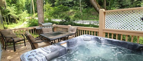 Tina de hidromasaje al aire libre