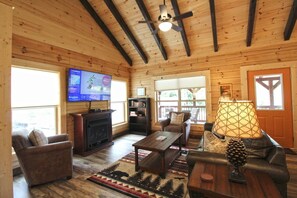 TV, fireplace - Magical Memories Brand New Veranda Level Cabin Overlooking Pond in Heart of Bryson City (Bryson City)