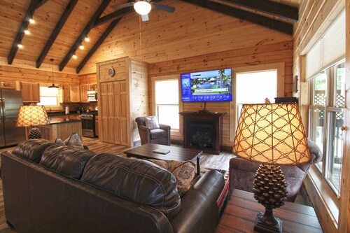 Magical Memories Brand New Veranda Level Cabin Overlooking Pond in Heart of Bryson City
