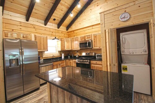 Magical Memories Brand New Veranda Level Cabin Overlooking Pond in Heart of Bryson City
