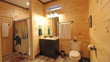 Bathtub, jetted tub, towels