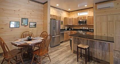 Mountain Honeymoon Affordable, Pet Friendly Rental in Bryson City