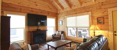 Televisión y chimenea