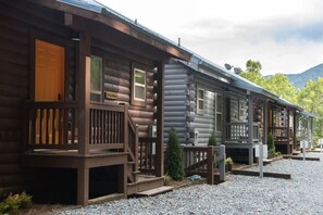 Exterior detail - Moose Tracks- Bryson Village (Bryson City)