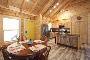 Dining - Moose Tracks Downtown Veranda Level Cabin with Hot Tub (Bryson City)