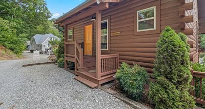 Cozy Cabin- One Bedroom in downtown Bryson City