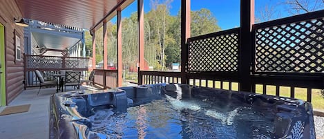 Tina de hidromasaje al aire libre