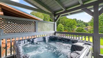 Bain à remous extérieur