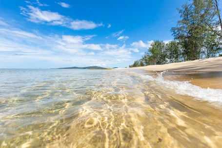 Private beach nearby, white sand. Coco Garden Resort Phu Quoc