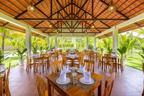 Food court - Coco Garden Resort Phu Quoc (Phu Quoc)