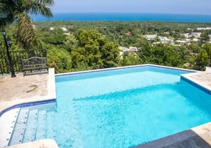 Alberca al aire libre 