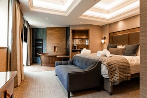 Superior Suite, Bathtub | Egyptian cotton sheets, premium bedding, pillowtop beds, in-room safe - Stables Ashbourne (Ashbourne)