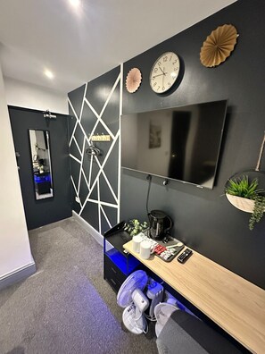Double Room, Ensuite (Compact) | Room amenity - Amsterdam Hotel (London)
