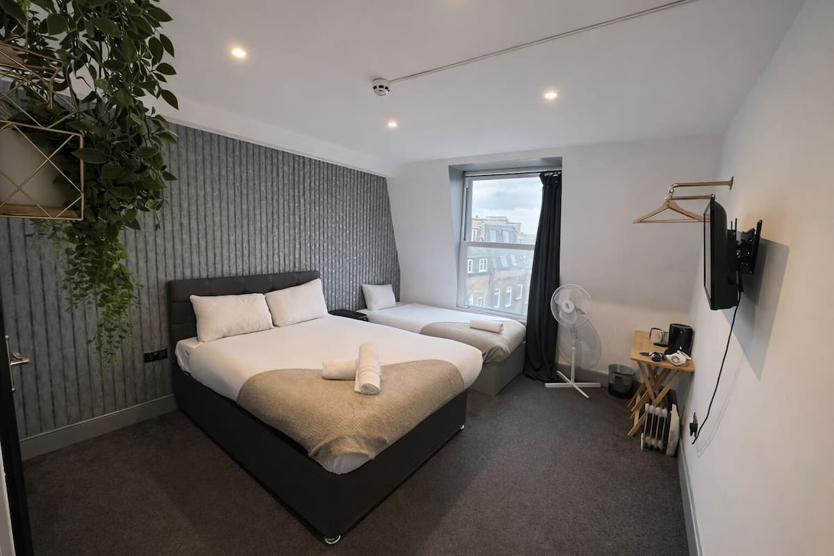 Chambre Triple Deluxe, salle de bains attenante