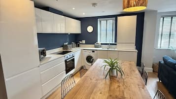 Apartemen Desain, ensuite, pemandangan kota | Dapur pribadi