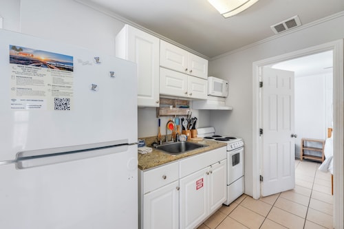 Spanish Village, Pet Friendly, Fenced yard, Near everything in Port Aransas!