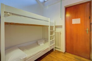 Family Apartment, Multiple Bedrooms (La Tana dello Scoiattolo (Skiing) | 1 bedroom, WiFi, bed sheets