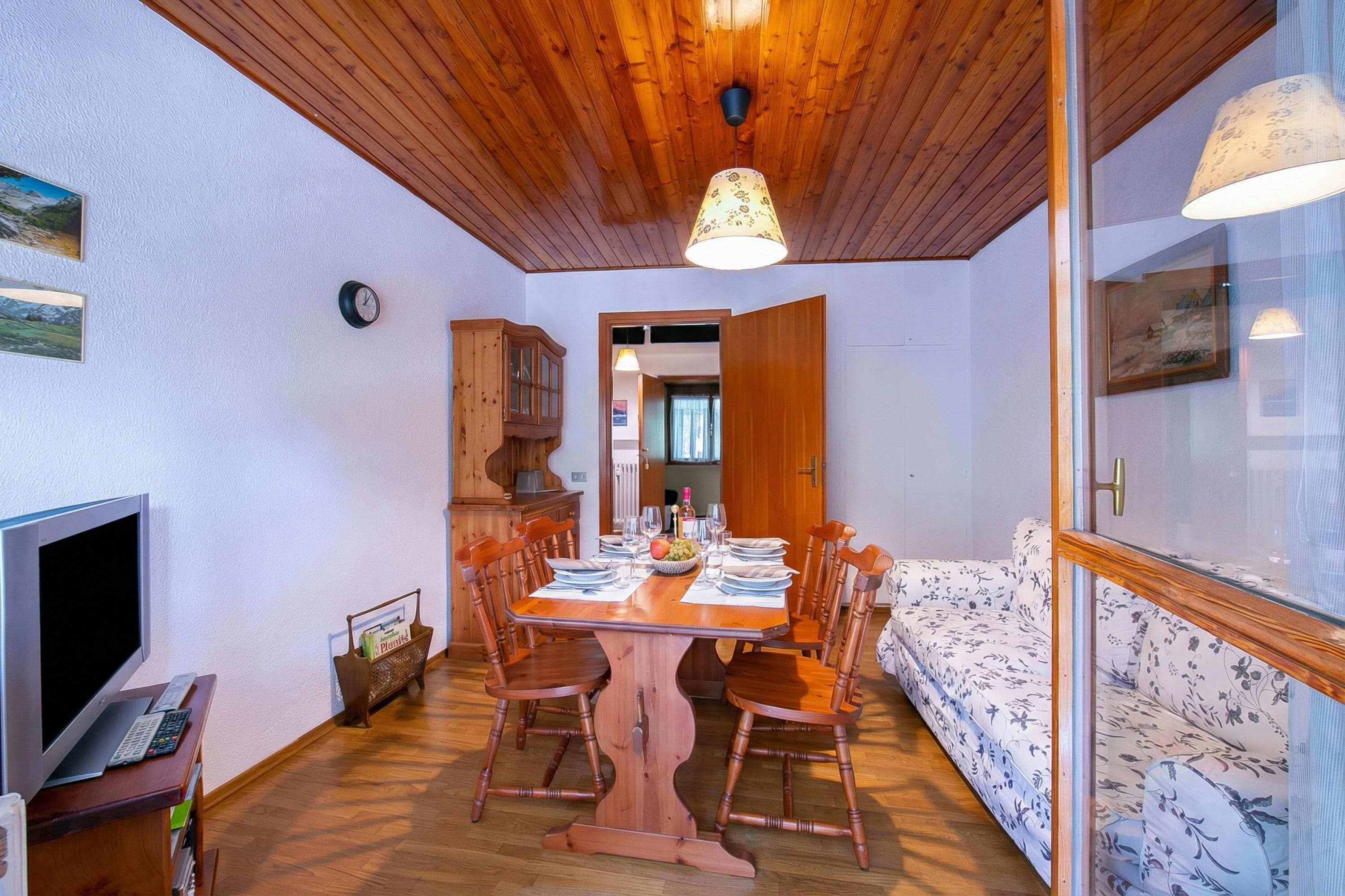 Familienapartment, Mehrere Schlafzimmer (La Tana dello Scoiattolo (Skiing) | Speisen