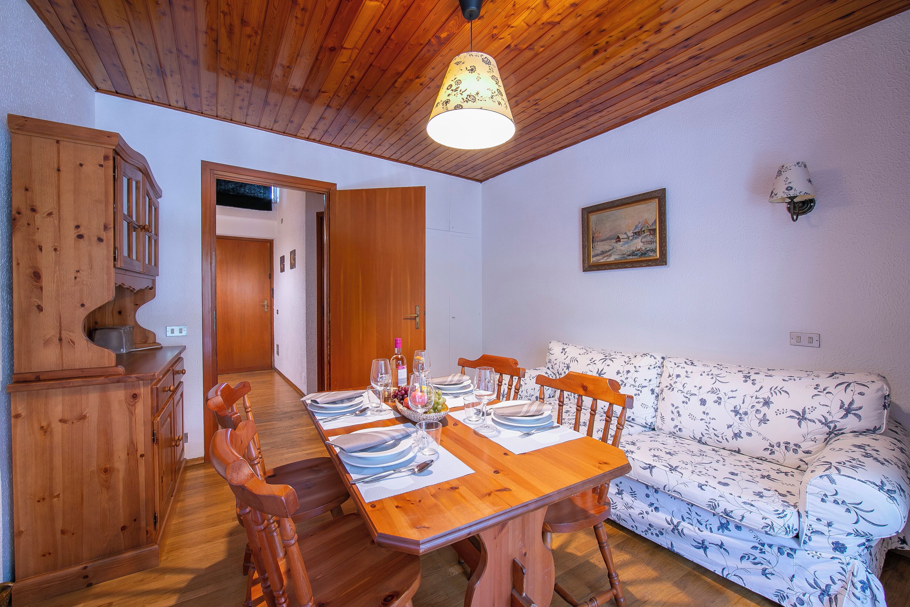 Family Apartment, Multiple Bedrooms (La Tana dello Scoiattolo (Skiing) | Dining